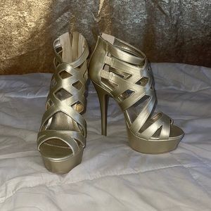 Gold high heels, platforms size 7. Cathy Jean Shoes